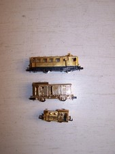 Konvolut Arnold Spur N Diesellokomotive Triebwagen Gepäckwagen vergoldet