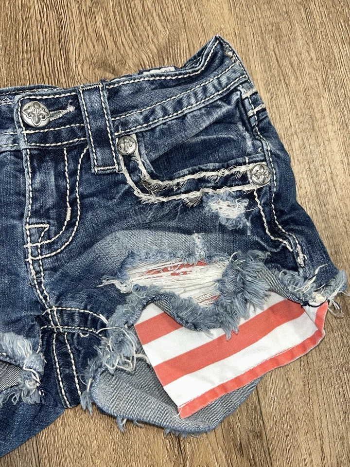 Pantalones Cortos de Denim Miss Me Signature Talla 22 Bandera Americana Bolsillos Estrás Para Mujer’s Foto 3 de 4