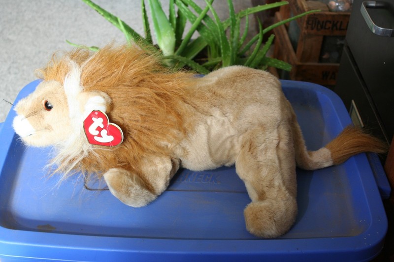 TY Pillow Pal Collection - LEO the LION BROWN 1998 with tag 22" LONG