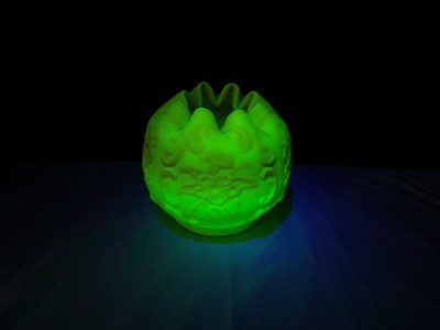 フェントン　ウランガラス　ワイルドフラワー フェントン ウランガラス ワイルドフラワー フェントン ウラン