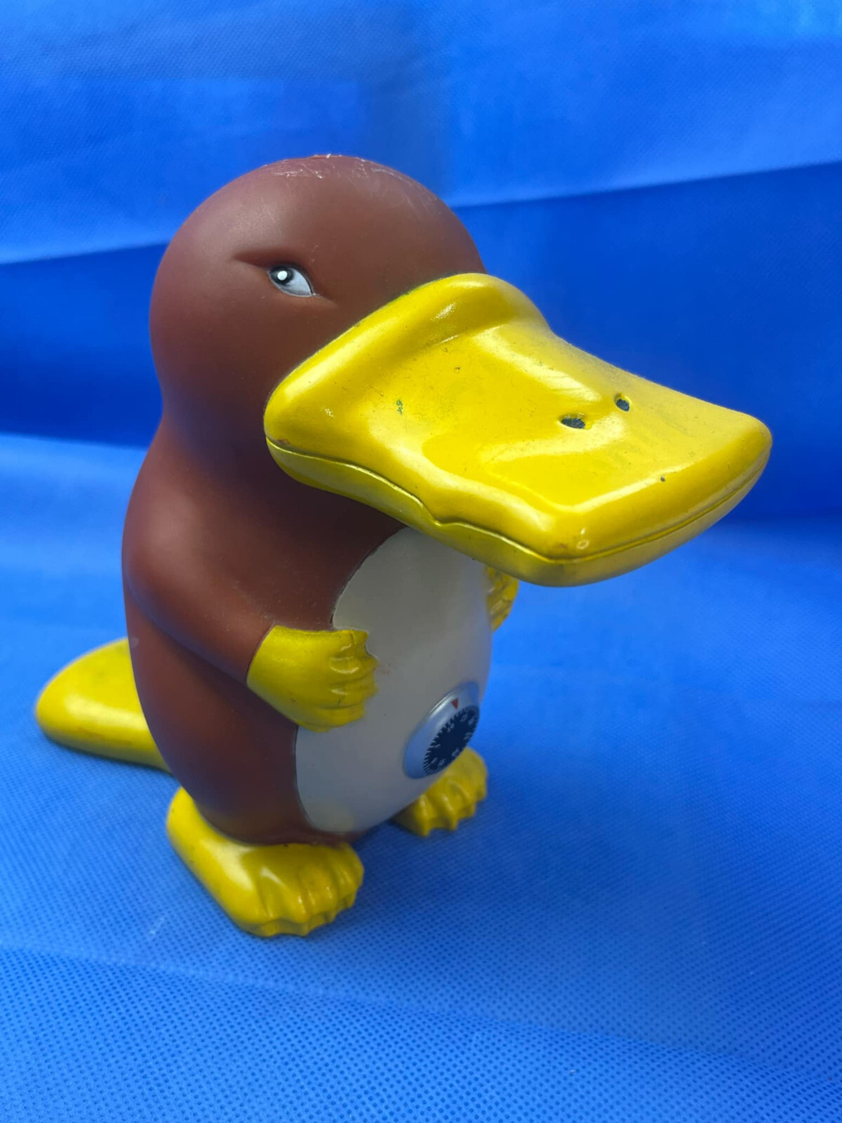WHIMSICAL PLATYPUS PIGGY BANK EB00569 BIN 037