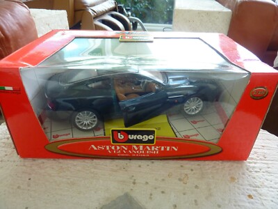 Bburago Aston Martin V12 Vanquish (1st Generation) Dark Green Diecast 1:18