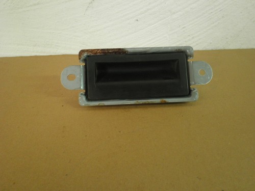 Original VW Passat Heckklappenöffner 5N0827556 a15108