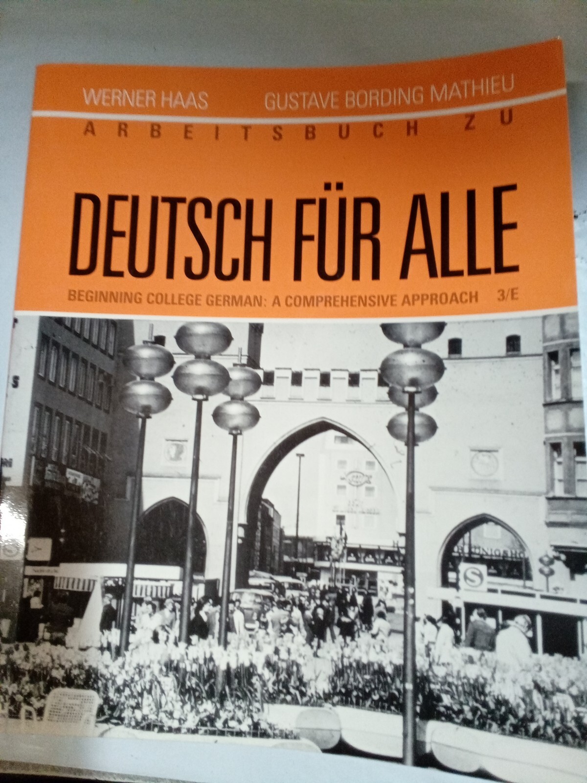 Bild 1 von 12