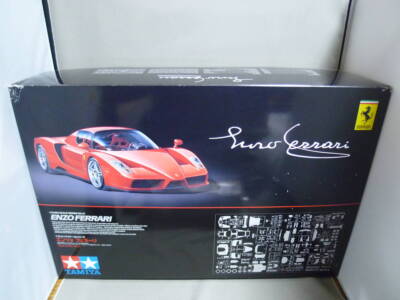Tamiya Ferrari Enzo 1/12 スケール