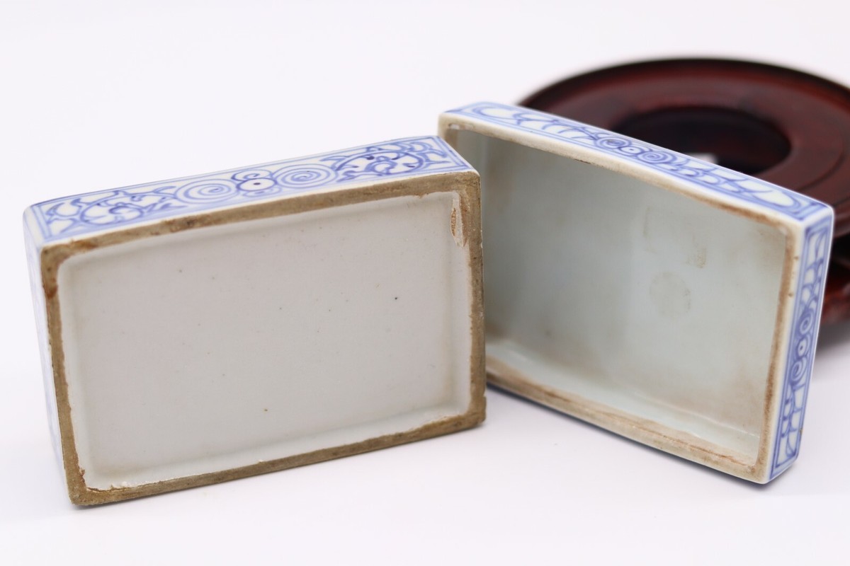* antique box ୨୧ * ブルーの小花柄 19世紀の古い 紙箱 antique box ୨୧ * ブルーの小花柄 19世紀の古い 紙箱 antique