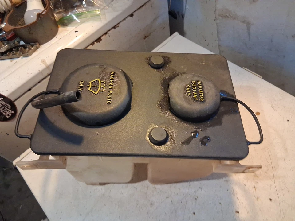 87-96 FORD F150/F250/F350/BRONCO Washer Fluid Bottle Coolant Reservoir Pump OEM - Image 2 of 4