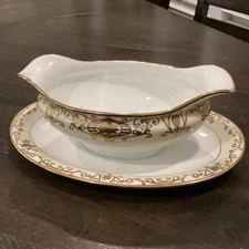 Noritake  175 / 16034 / Christmas Ball GRAVY BOAT with ATTACHED UNDER PLATE