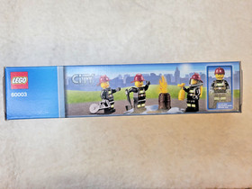 LEGO City 60003 Fire Emergency Ladder Truck Brand NEW Factory Sealed Retire set.
