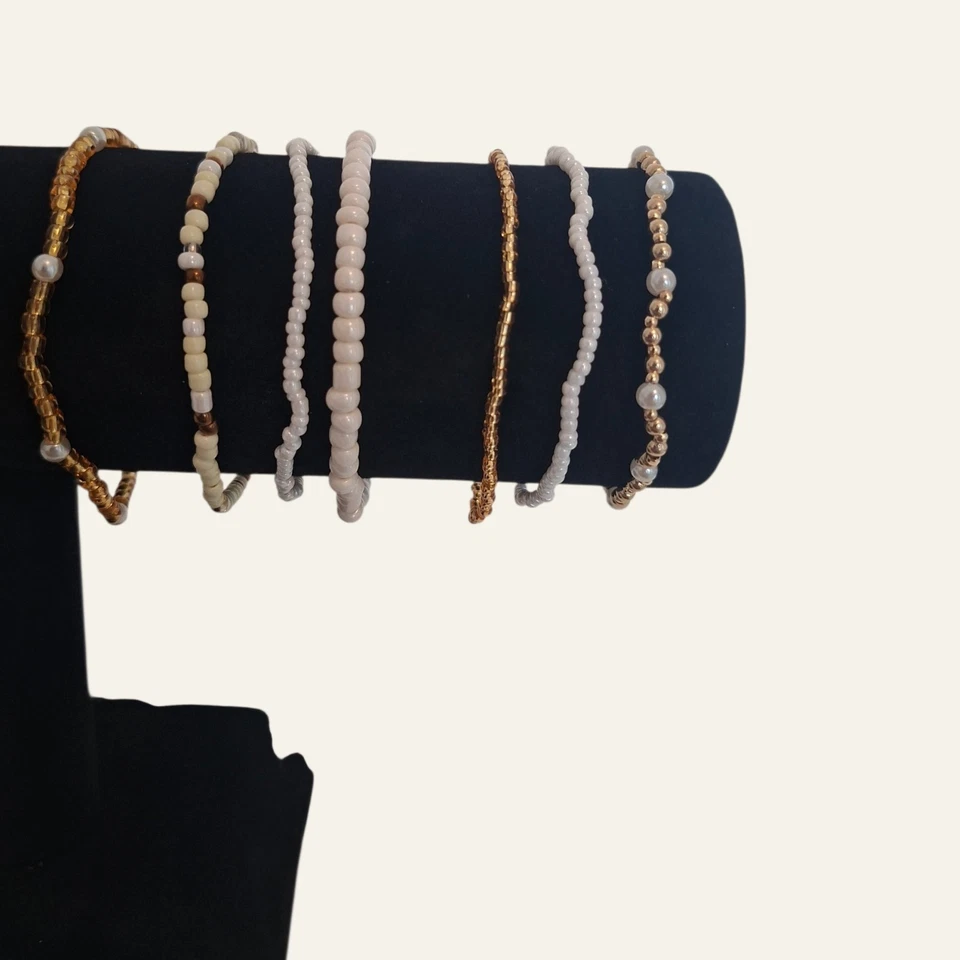 Lot 7 Bracelets Femme Perles Blanches Doré Bohème Chic Élégant Fantaisie - Photo 1/2