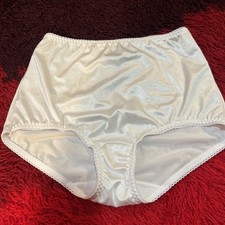 VTG Vanity Fair Panties Second Skin Glossy Satin Stretch White Large Mexico