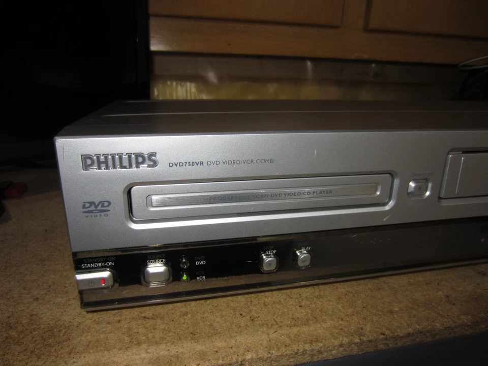 Philips DVD750 VR DVD VCR VHS Combo Recorder Player No Remote Tested - Image 3 of 4
