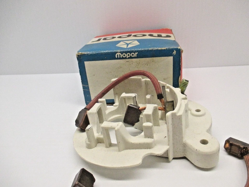 Soporte de cepillo de arranque Plymouth Chrysler Dodge Coronet 1962-1969 2932812 nuevo de stock Foto 2 de 4