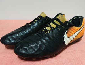 nike tiempo football boots size 7