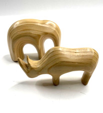 2 Holzfiguren Elefant und Nashorn ca. 13 x 18 cm