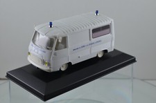 PEUGEOT J7 AMBULANCE 1961 VÉHICULE RECONDITIONNÉ EN BOITE VITRINE