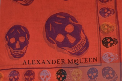 Neu Alexander McQueen 365 $ 496827 rot lila BOX TOTENKOPF Seide Chiffon Schal - Bild 4 von 10