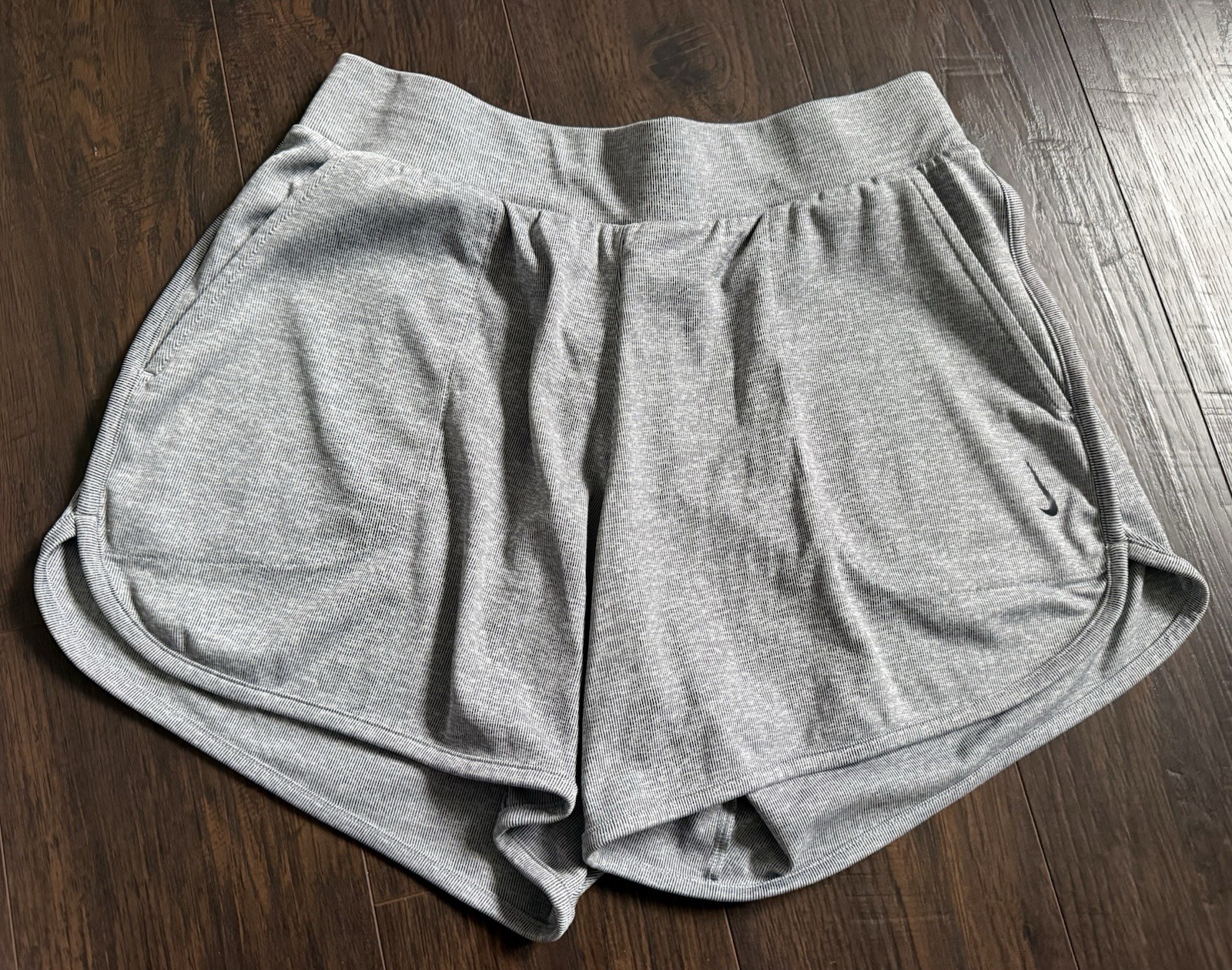 Nike Gray Stretchy Shorts! (women’s Large)