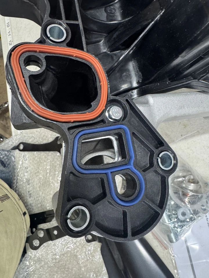 FORRIE Upper Intake Manifold w/Gaskets for Ford E150 E250 F150 4.6L 2007-2008 - Image 3 of 4