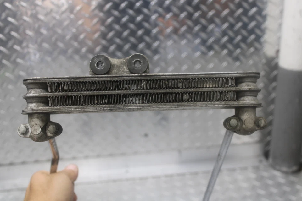 Honda Super Hawk 1000 1998 motor enfriador de aceite y líneas  Foto 2 de 4