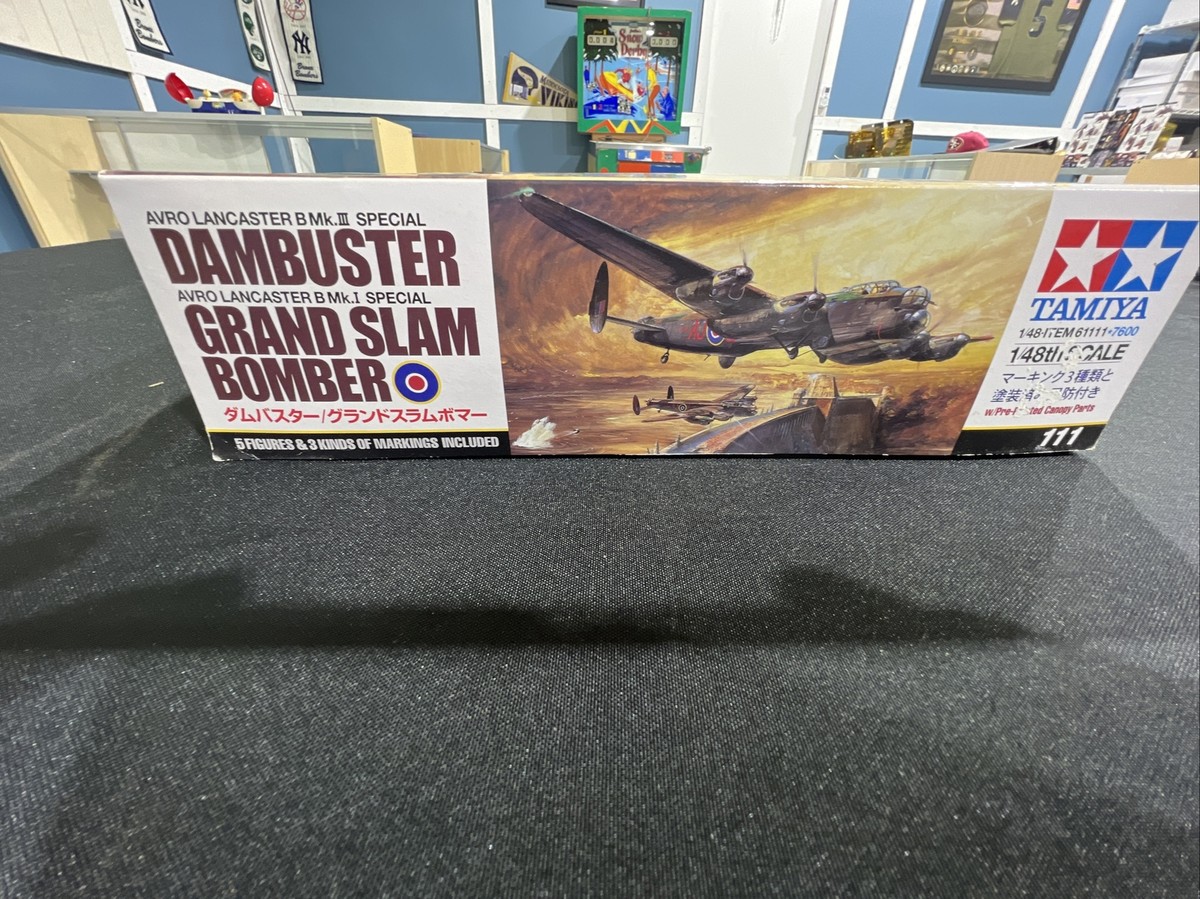 Tamiya 61111 1/48 RAF Avro Lancaster B.I Grand Slam Bomber/III Tamiya 61111 1/48 RAF Avro Lancaster B.I Grand Slam Bomber/III