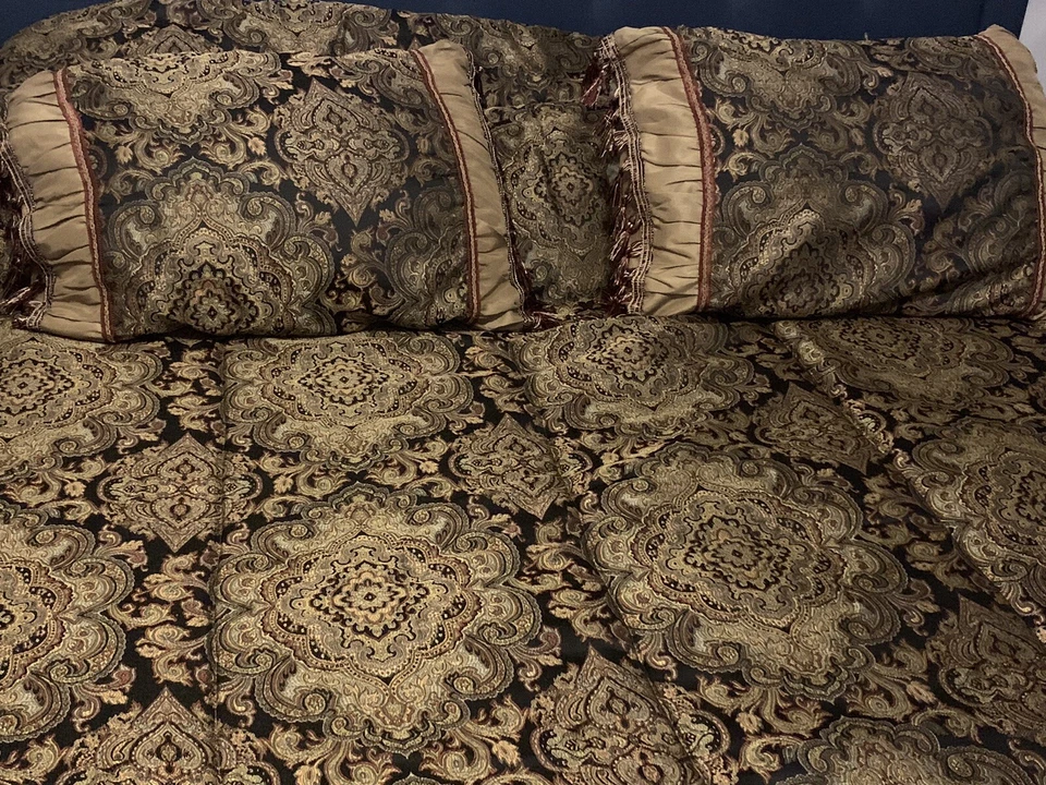 "Edredón Chris Madden Iridescent Queen negro dorado verde multicolor 94"" x 95""" Foto 3 de 4