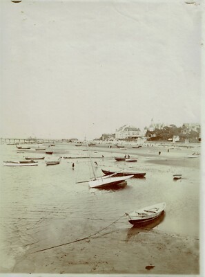 FRANKREICH BECKEN VON ARCACHON um 1890 Boote mit Blick auf Arcachon bei Ebbe