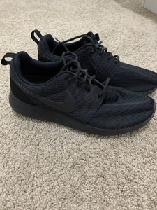 nike roshe run womens black