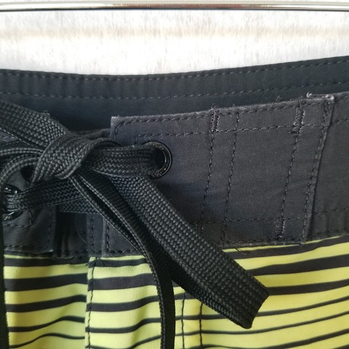 RVCA Boardshorts Swim Trunks Green Black Zipper Cargo Pocket Medium - Picture 2 of 9