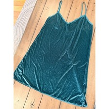 Victoria's Secret Green Velvet Lace-Trim Chemise Size Small EUC 437
