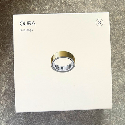ŌURA Oura Ring 4 Gold Größe 8 Activity Tracker iOS/Android Ring+Ladegerät