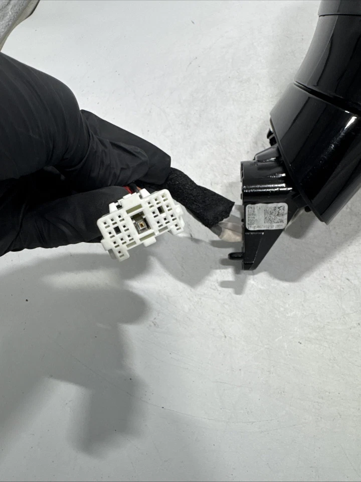 Conjunto de espejo retrovisor original Kia 87610-S9570 Foto 3 de 4