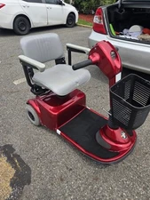 Victory 3 Heavy duty mobility scooter, needs batteries, working well