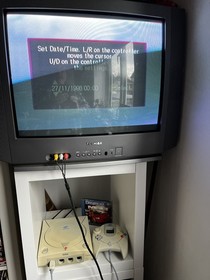 Sega Dreamcast Console Bundle - 4 Controllers, 2 VMU, Metropolis Street Racer