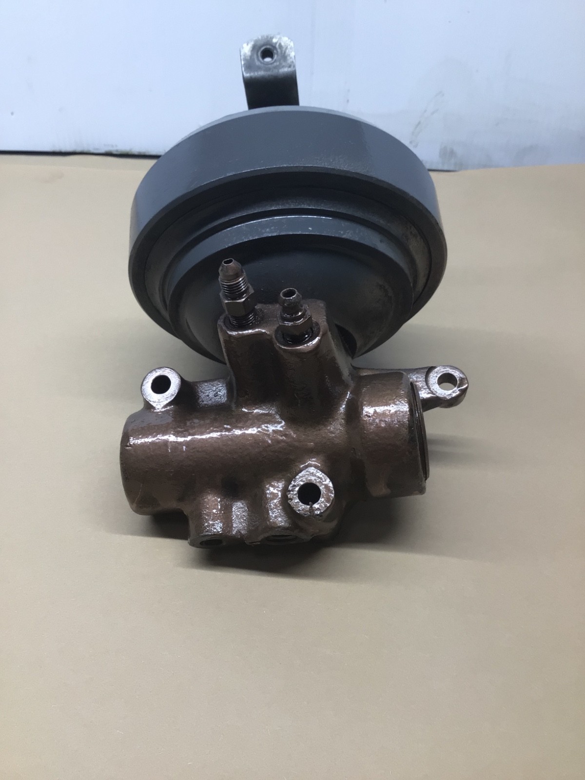 1966- 80 Rolls Royce Silver Shadow Wraith II Accumulator & Valve Body Right Side