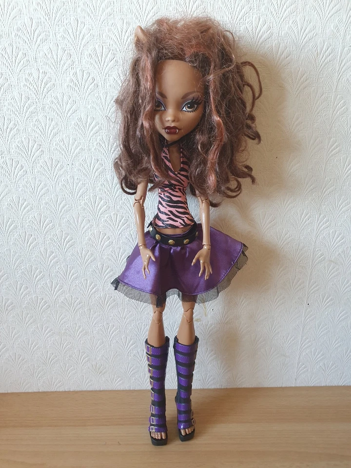 Frightfully tall Monster High Clawdeen Wolf 17 inch doll FREEPOST - Image 2 of 4
