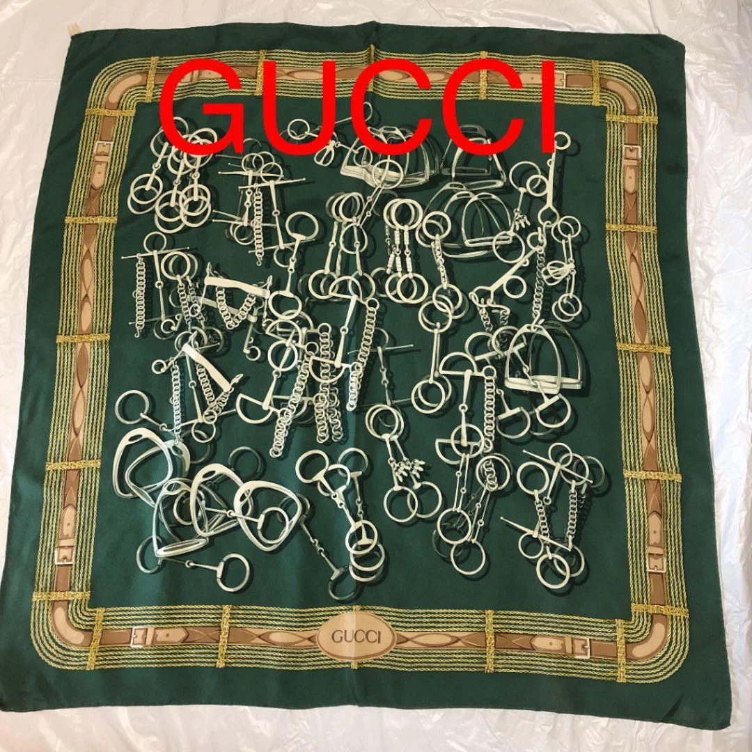 Foulard Gucci vert soie taille 86 x 86 cm sans accessoires vêtements femme