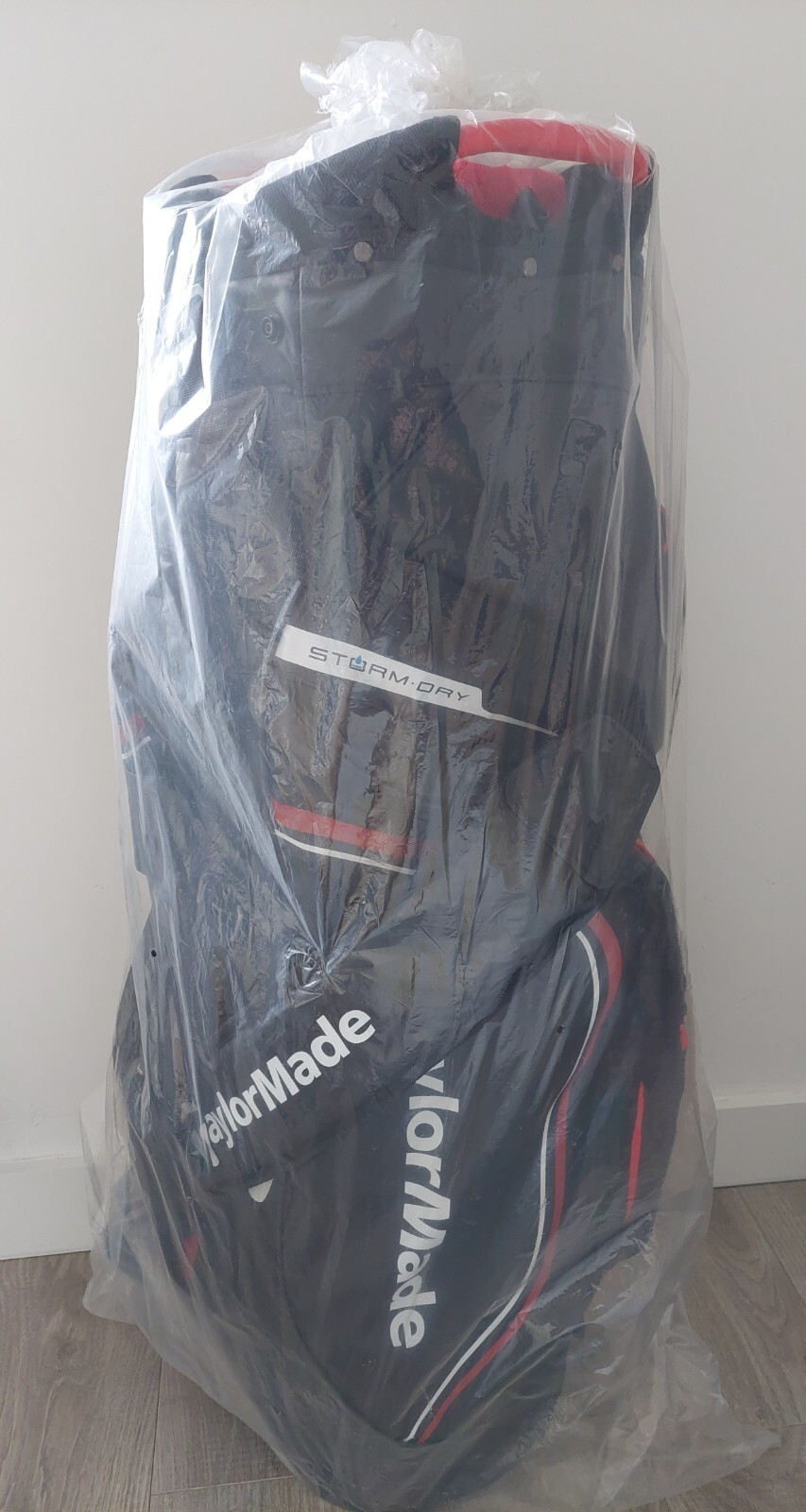 TaylorMade Storm Dry Waterproof Golf Cart Bag Black/Red + hood EX