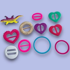 T-Shirt Scarf Rings Lot Ties Slides Buckles 11 Plastic Lizard Vintage 80s Tee