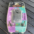 NEW VTG Sony Walkman WM-FX323 Cassette Tape Player Radio AM/FM mega bass