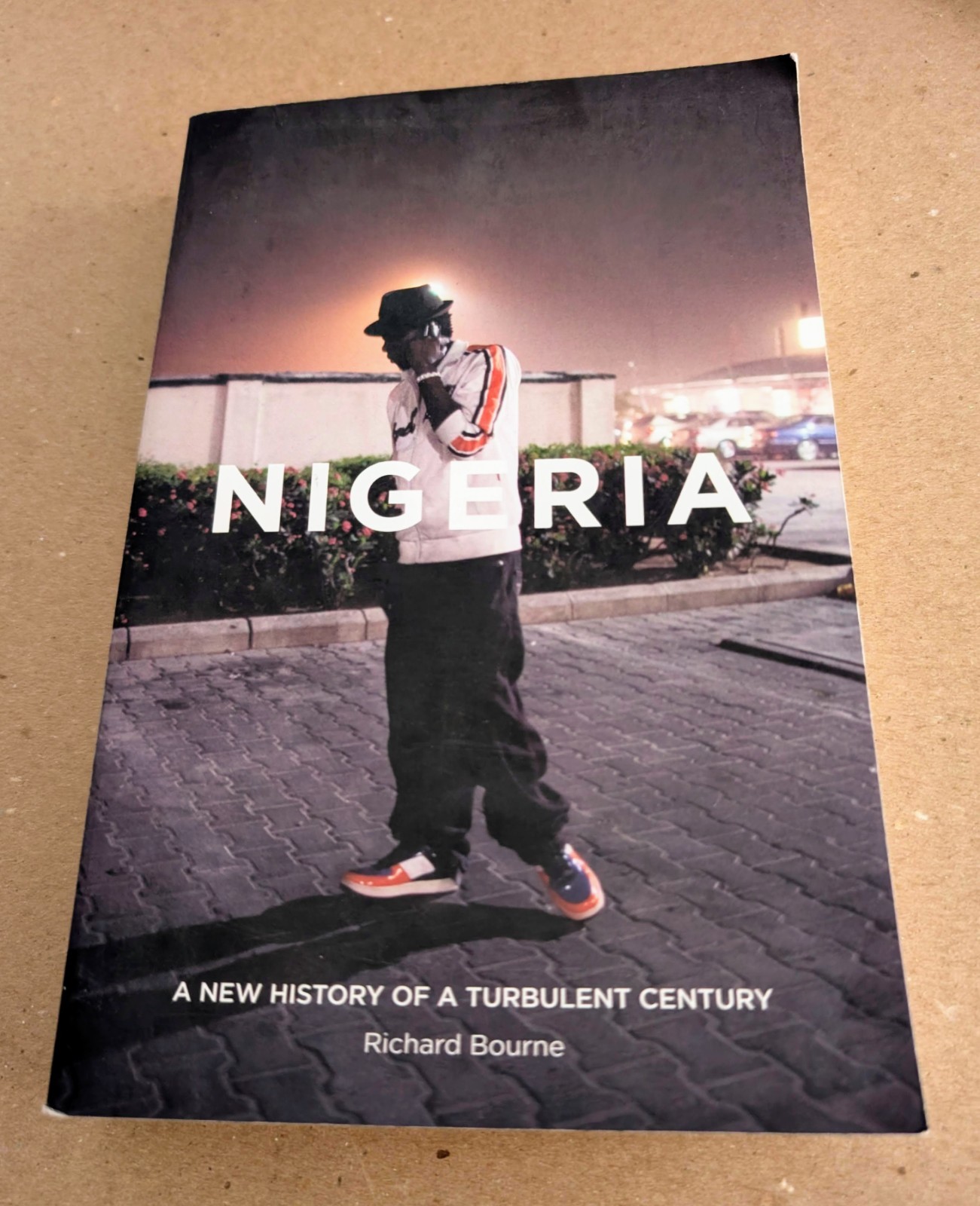 Nigeria: a new history of a turbulent century, richard bourne, 2015, like new