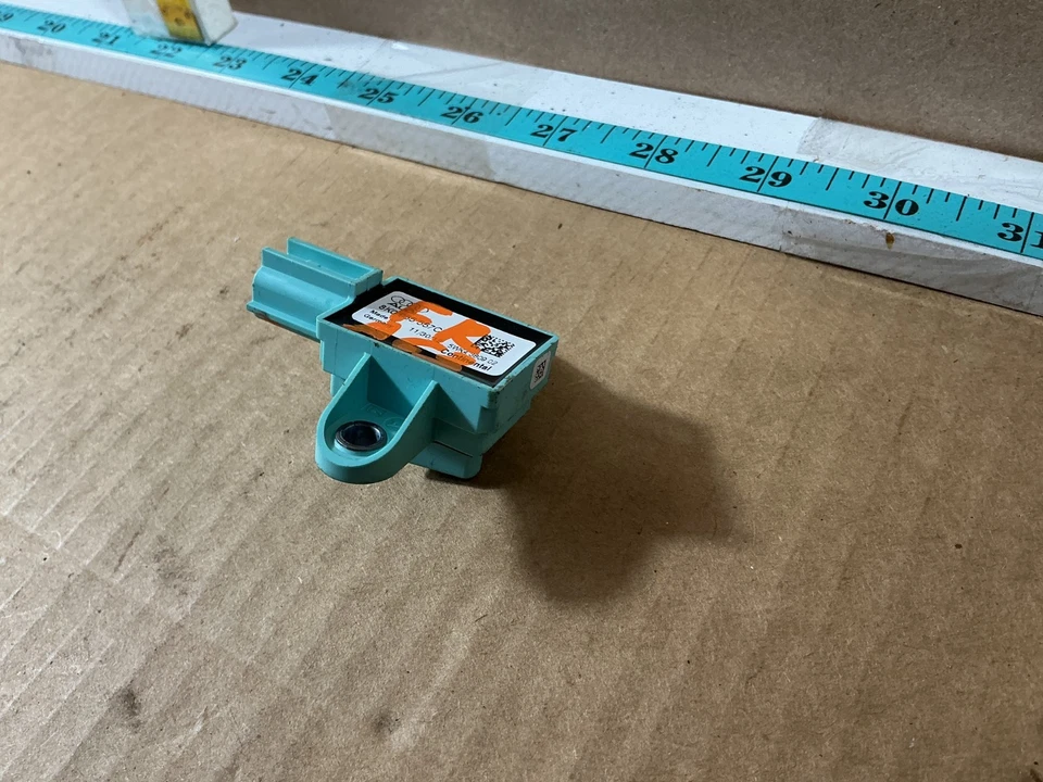 2008 - 2016 Audi A5 Cabrio Front Right Side Sensor 8K0955557C OEM - Image 3 of 4