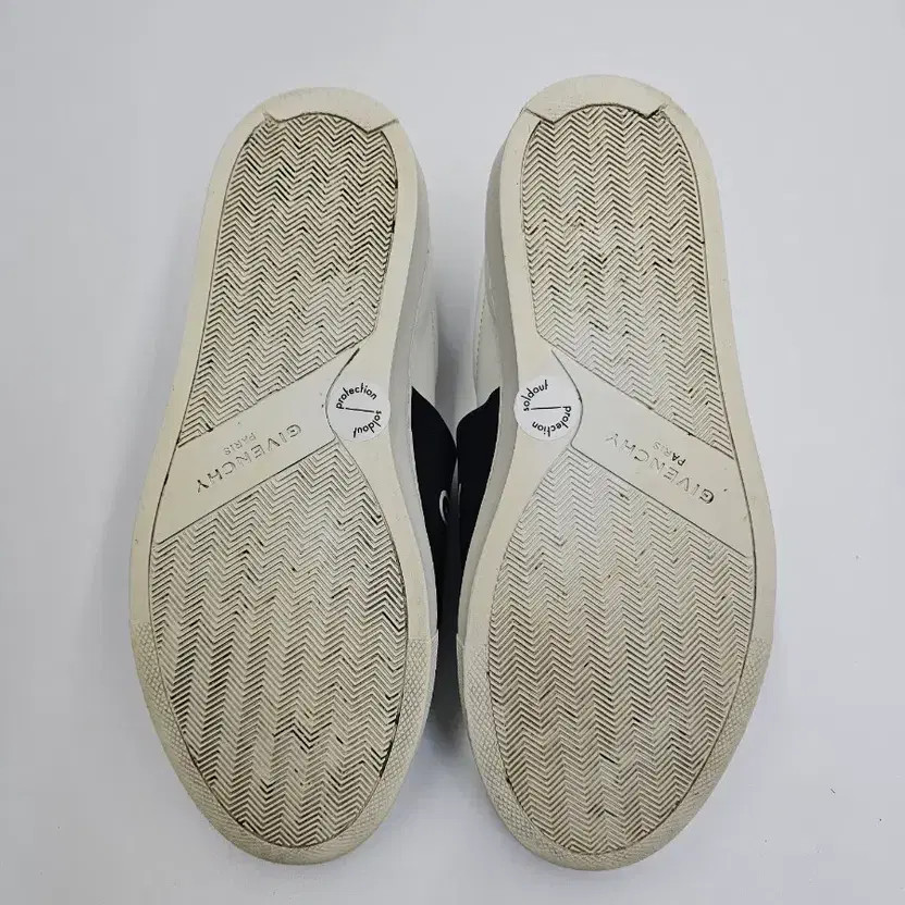 GIVENCHY URBAN STREET 235mm Sneakers - White thumbnail 10