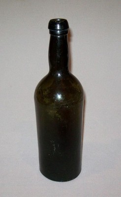 Antique Vtg Early 19th C 1820s Pontilled Black Glass Beer or Wine Bottle 9.25 In