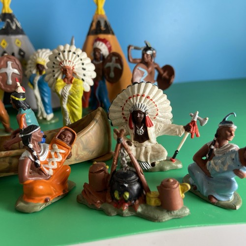 Vintage Britains Plastic Indians Figures Bundle - Picture 3 of 10