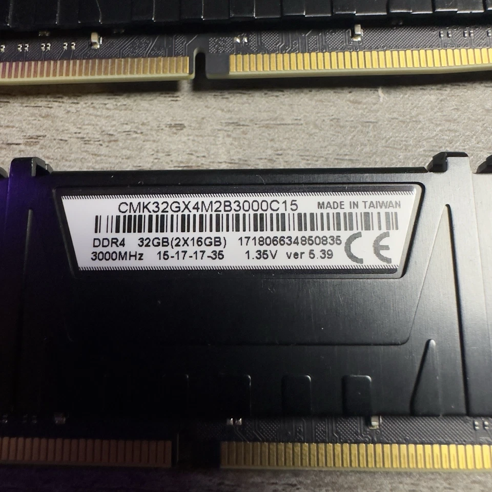 Corsair Vengeance LPX 64GB DDR4-3000MHZ Memory Module 4x16gb Cl 15 - Image 3 of 3