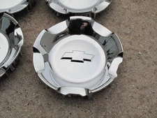 ONE NEW CHROME CENTER CAP FOR 20" or 22" CHEVROLET WHEEL RIM 5308 Chrome Bow Tie