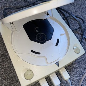 Sega Dreamcast Console Bundle (no Av Lead )