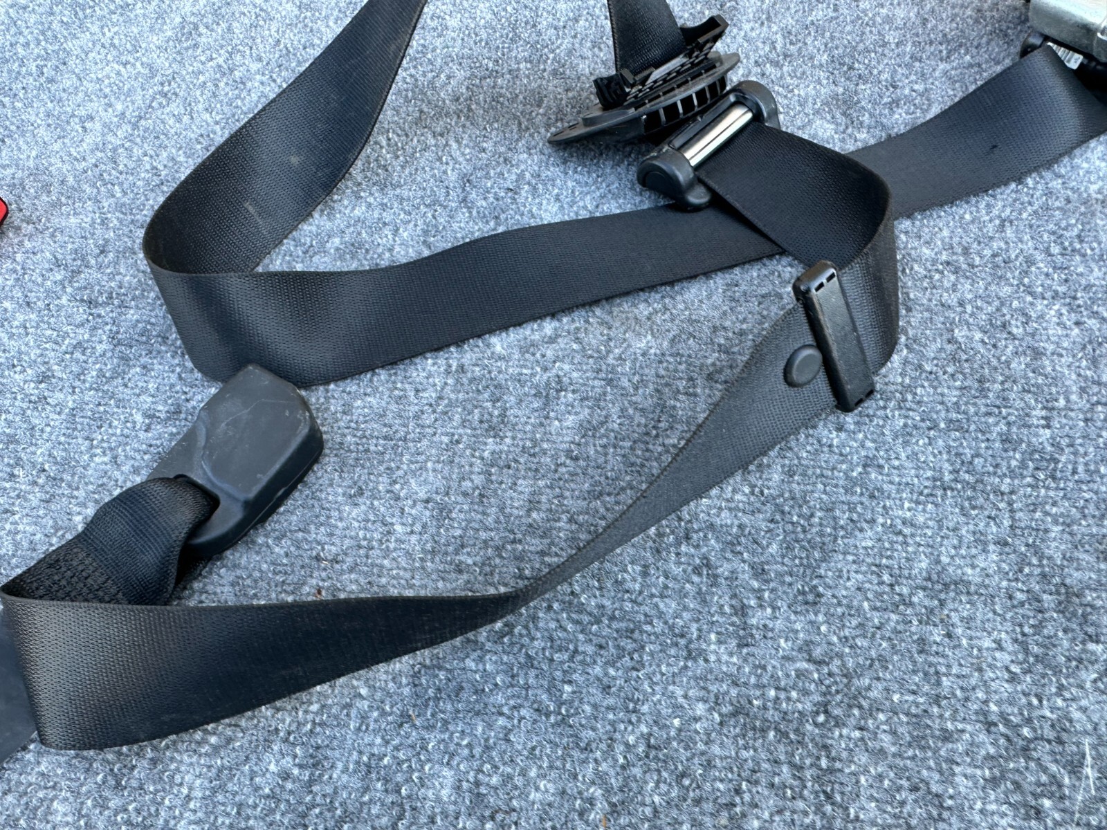 FRONT LEFT SEATBELT SEAT BELT RETRACTOR BLACK OEM 74K 14-20 MASERATI GHIBLI Q4