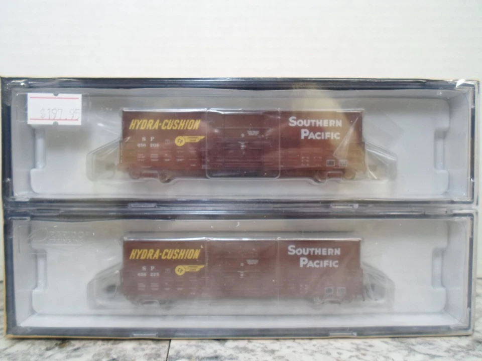 Rapido Trains #537001 -N Scale- PC&F B-100-40 Box Car Southern Pacific 6 pack. - Image 2 of 2